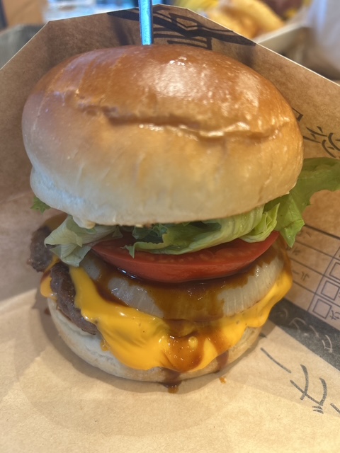 チェダーチーズバーガー